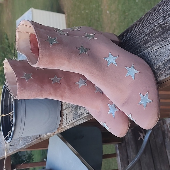 Star Tan Boots - Picture 4 of 12